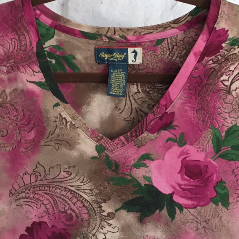 Sugar Reef Large VNeck Ruched sides 3/4 Sleeve top